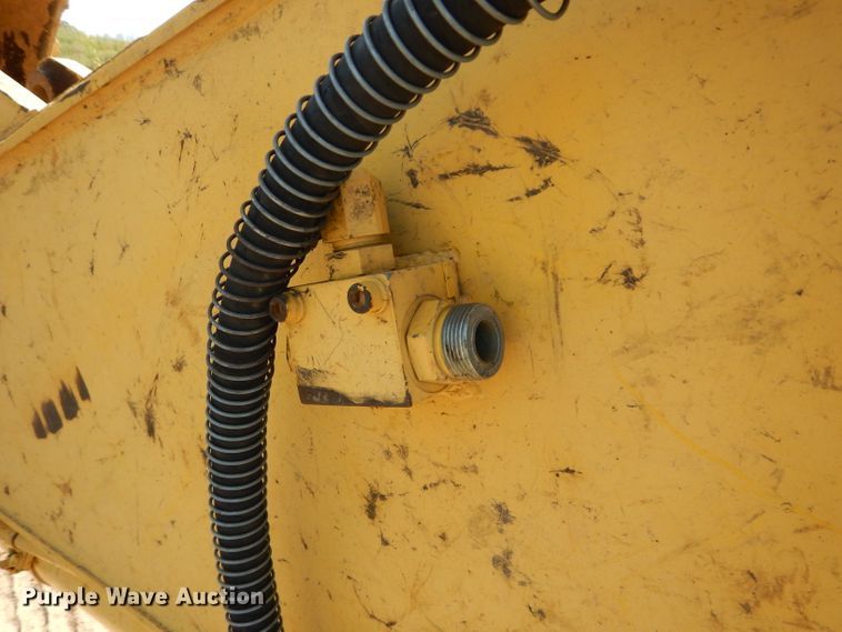 image for item DI8306 2000 Komatsu PC220LC-6  excavator