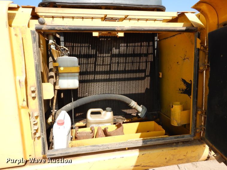 image for item DI8306 2000 Komatsu PC220LC-6  excavator