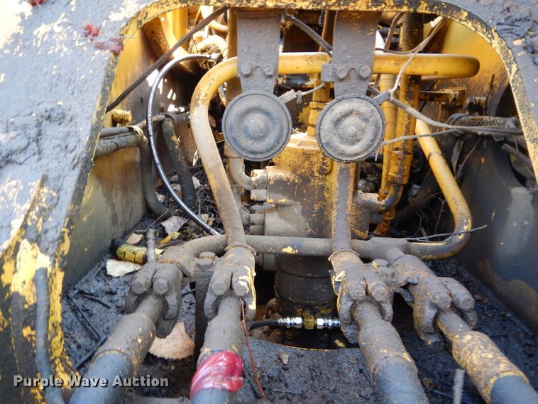 image for item DI8306 2000 Komatsu PC220LC-6  excavator