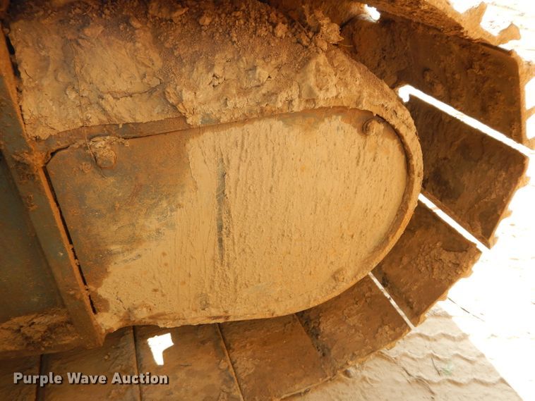 image for item DI8306 2000 Komatsu PC220LC-6  excavator