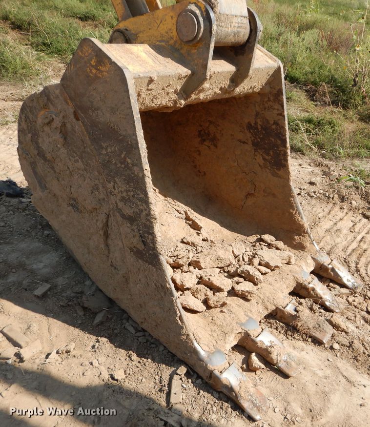 image for item DI8306 2000 Komatsu PC220LC-6  excavator