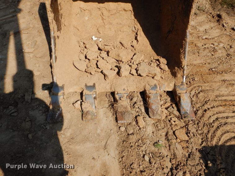 image for item DI8306 2000 Komatsu PC220LC-6  excavator