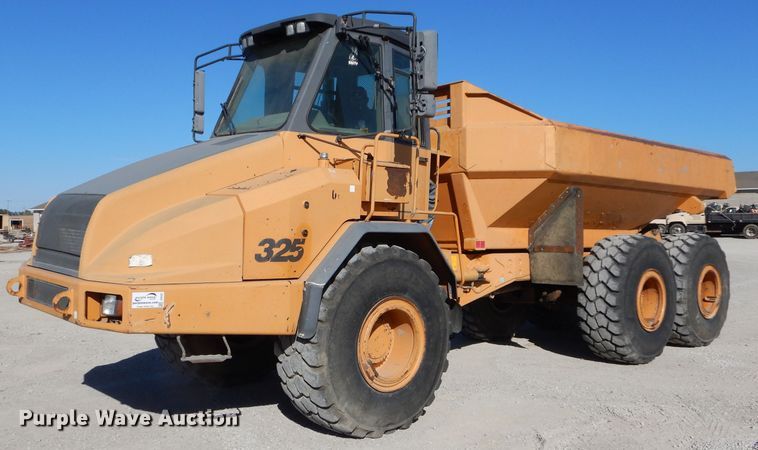 image for item DI8332 2006 Case 325  haul truck