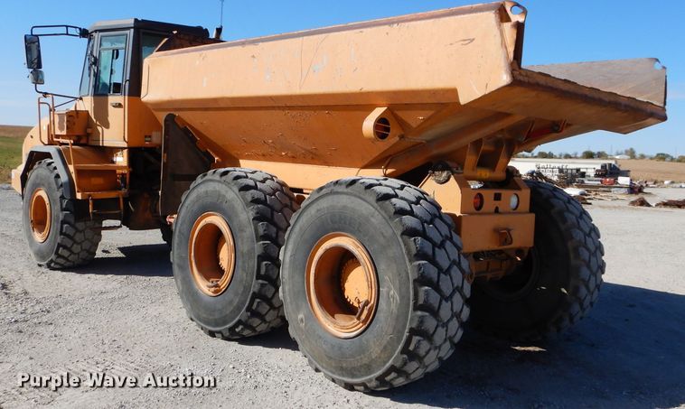 image for item DI8332 2006 Case 325  haul truck