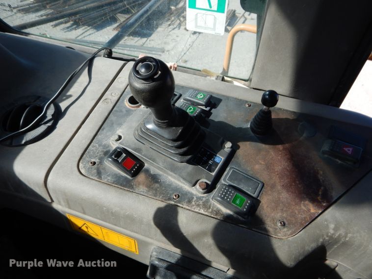 image for item DI8332 2006 Case 325  haul truck