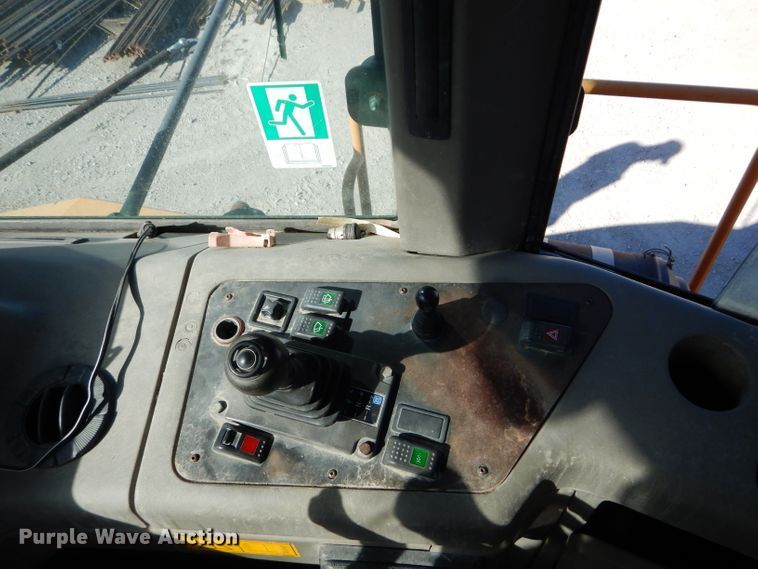 image for item DI8332 2006 Case 325  haul truck