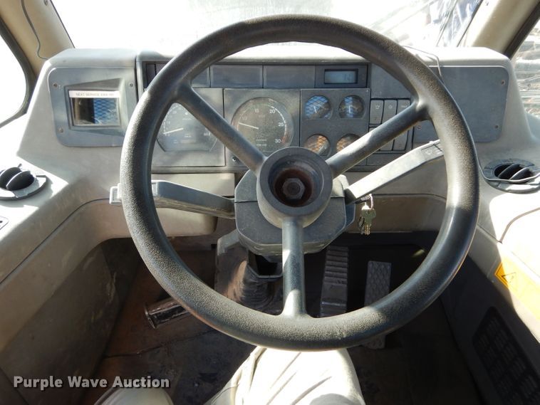 image for item DI8332 2006 Case 325  haul truck