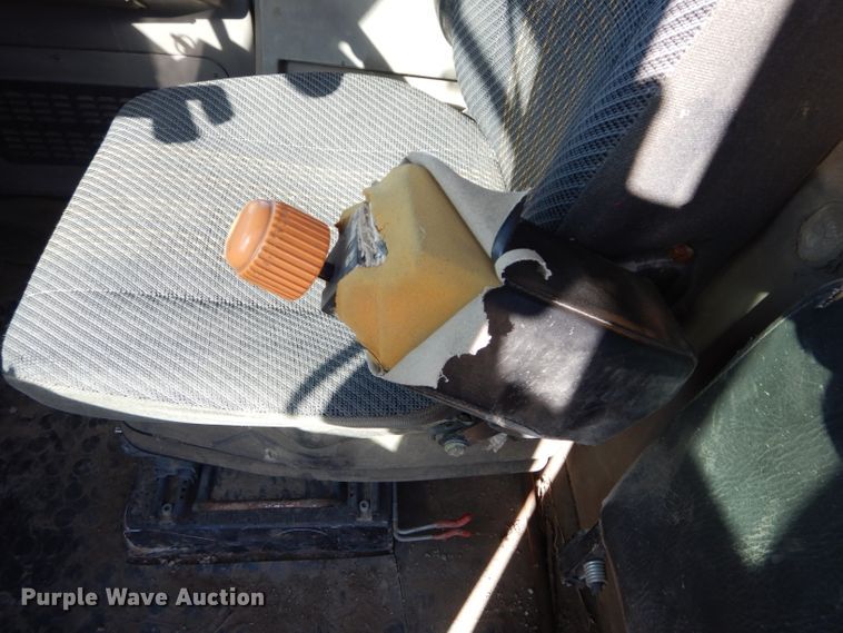 image for item DI8332 2006 Case 325  haul truck