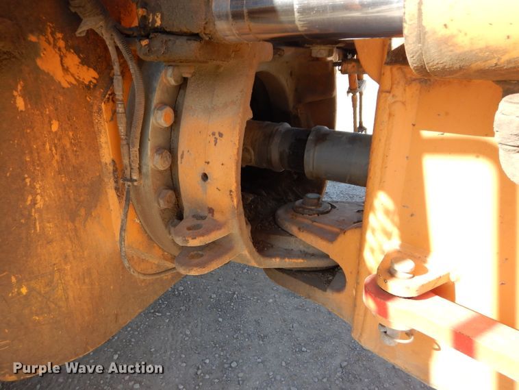 image for item DI8332 2006 Case 325  haul truck