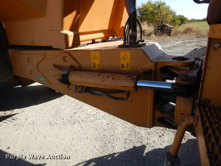 image for item DI8332 2006 Case 325  haul truck