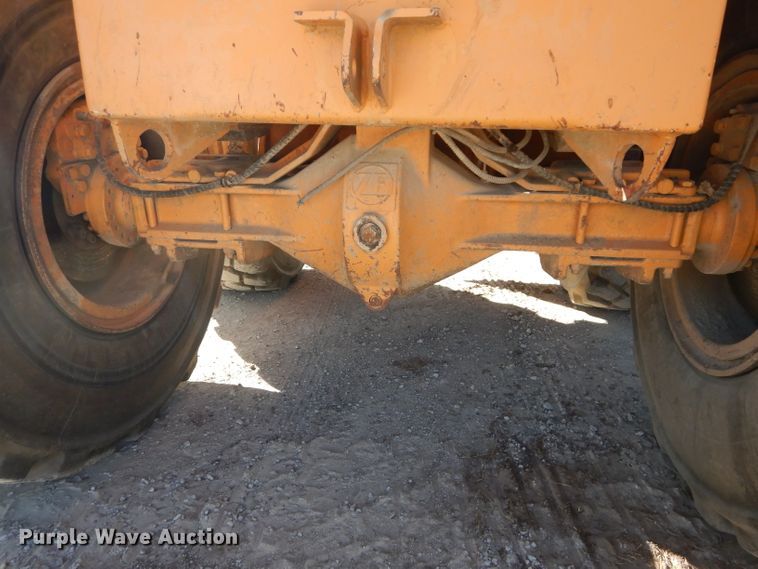 image for item DI8332 2006 Case 325  haul truck