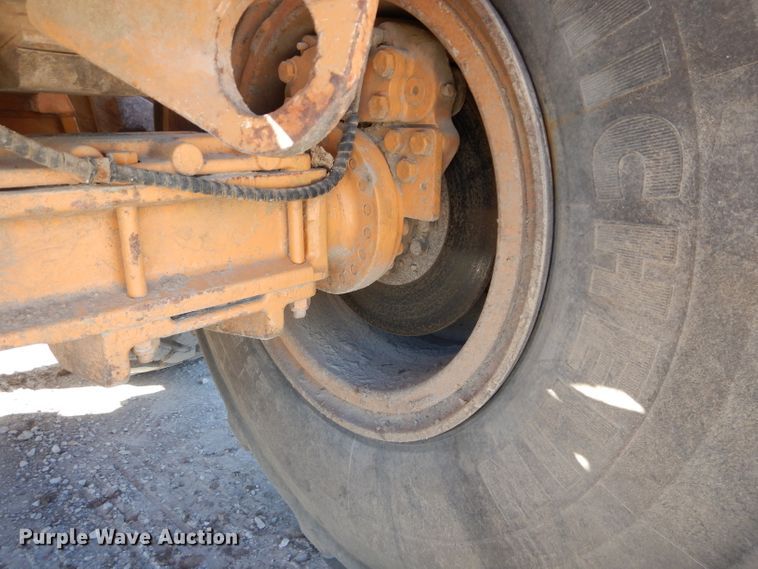 image for item DI8332 2006 Case 325  haul truck