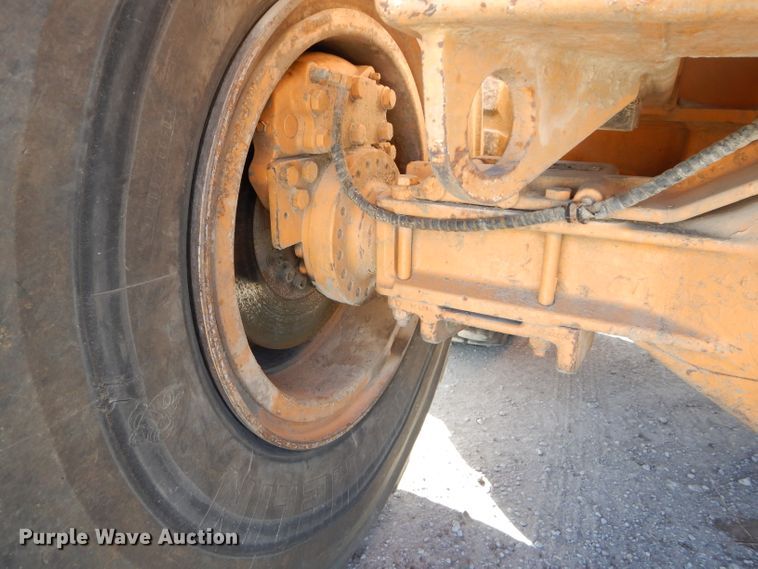 image for item DI8332 2006 Case 325  haul truck