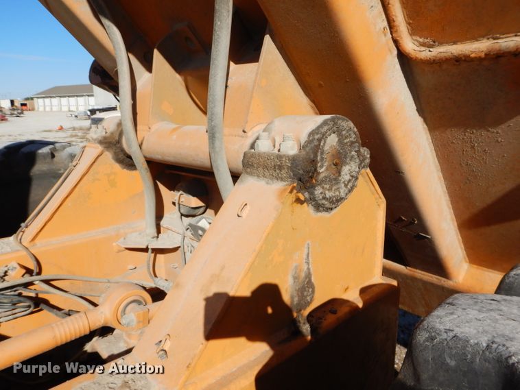 image for item DI8332 2006 Case 325  haul truck