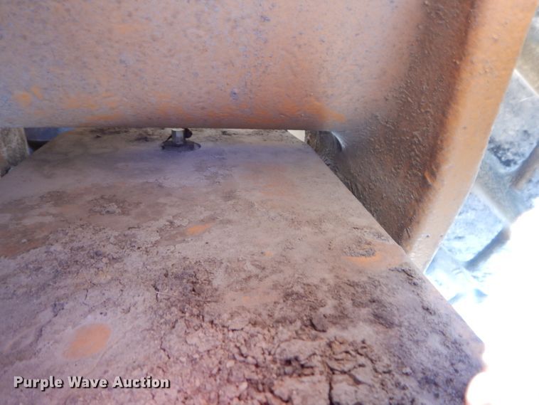 image for item DI8332 2006 Case 325  haul truck