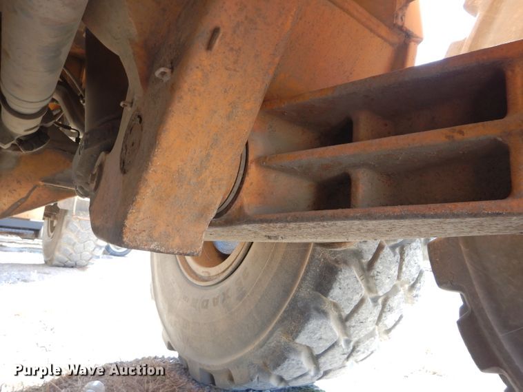 image for item DI8332 2006 Case 325  haul truck