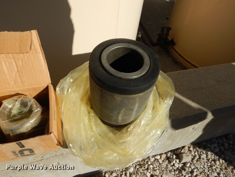 image for item DI8332 2006 Case 325  haul truck