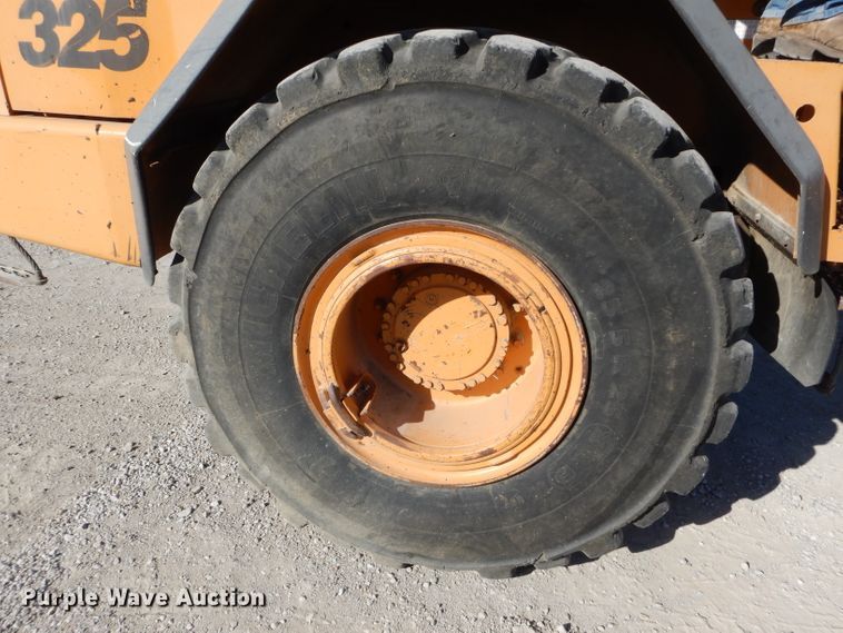 image for item DI8332 2006 Case 325  haul truck