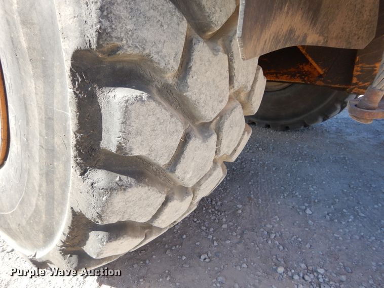 image for item DI8332 2006 Case 325  haul truck