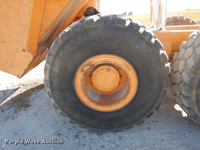 image for item DI8332 2006 Case 325  haul truck