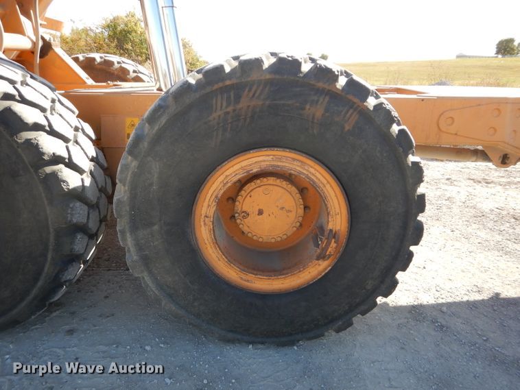 image for item DI8332 2006 Case 325  haul truck