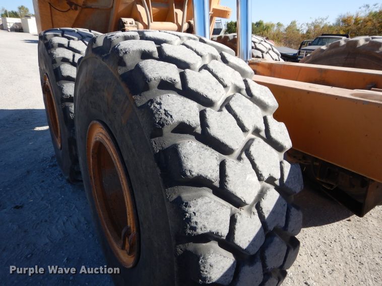 image for item DI8332 2006 Case 325  haul truck