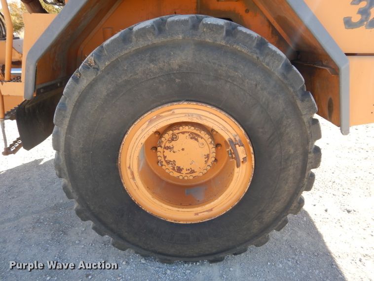 image for item DI8332 2006 Case 325  haul truck