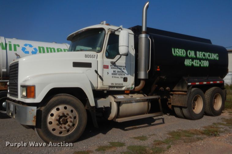 image for item DJ2043 2005 Mack CH600  tank truck