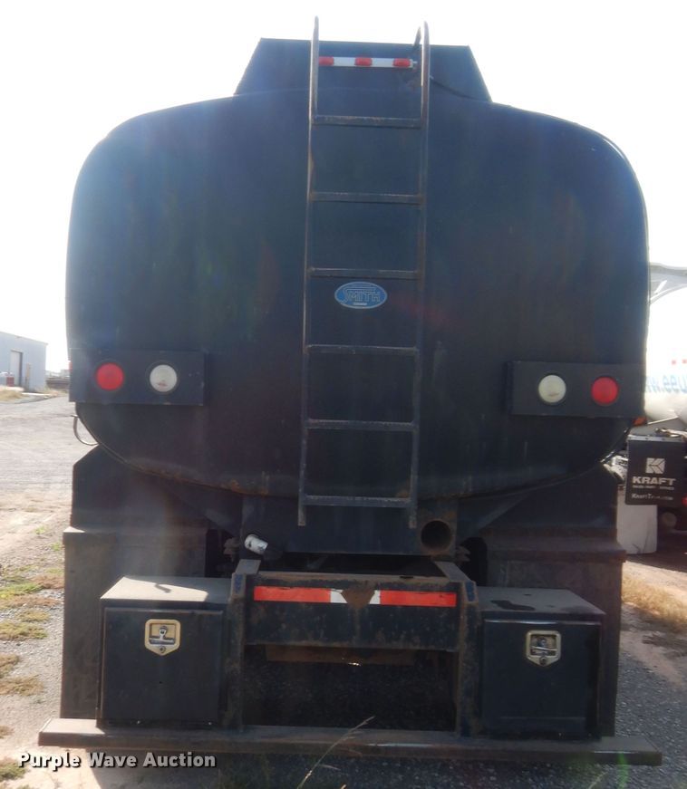 image for item DJ2043 2005 Mack CH600  tank truck