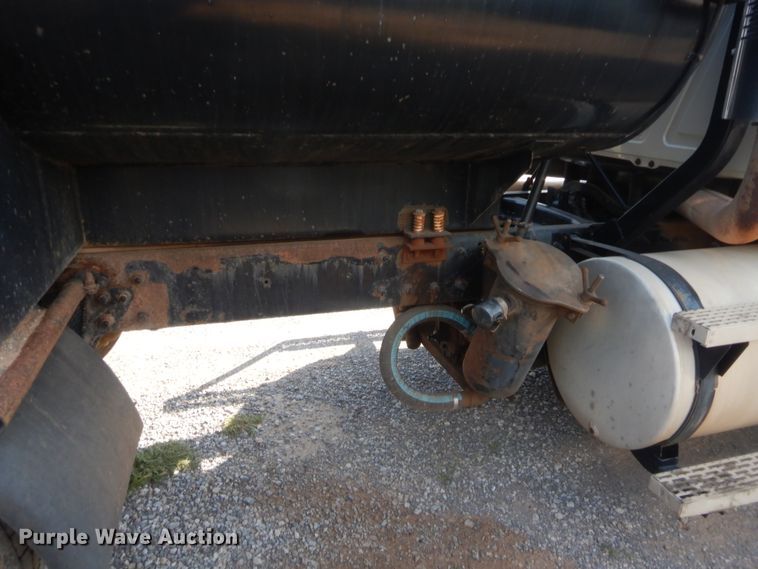 image for item DJ2043 2005 Mack CH600  tank truck