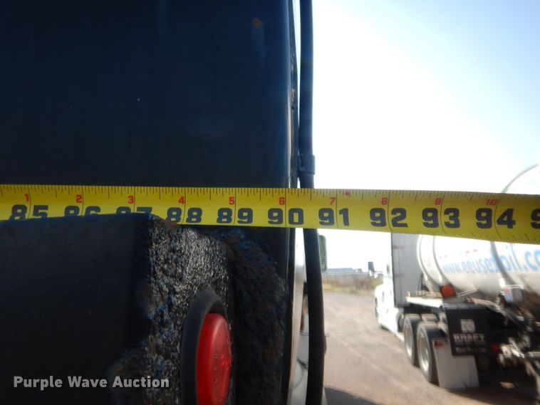 image for item DJ2043 2005 Mack CH600  tank truck