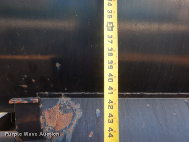 image for item DJ2043 2005 Mack CH600  tank truck