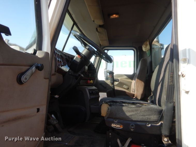 image for item DJ2043 2005 Mack CH600  tank truck