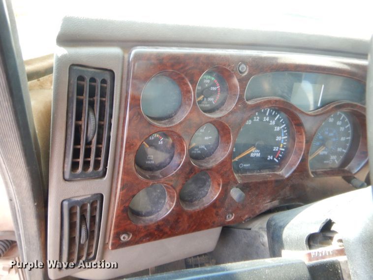 image for item DJ2043 2005 Mack CH600  tank truck