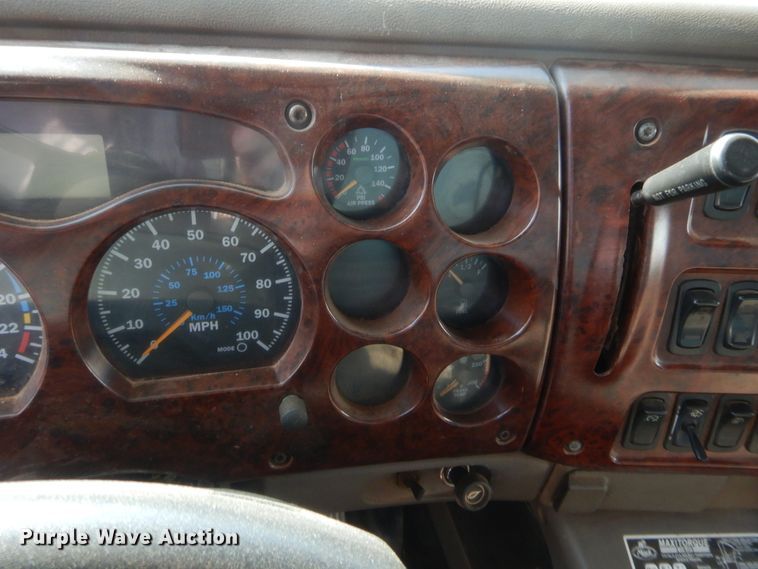 image for item DJ2043 2005 Mack CH600  tank truck