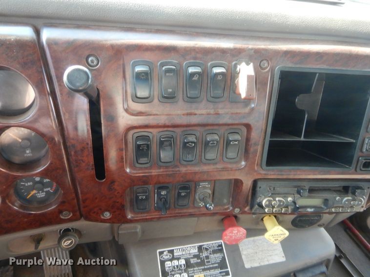 image for item DJ2043 2005 Mack CH600  tank truck