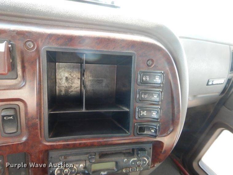 image for item DJ2043 2005 Mack CH600  tank truck