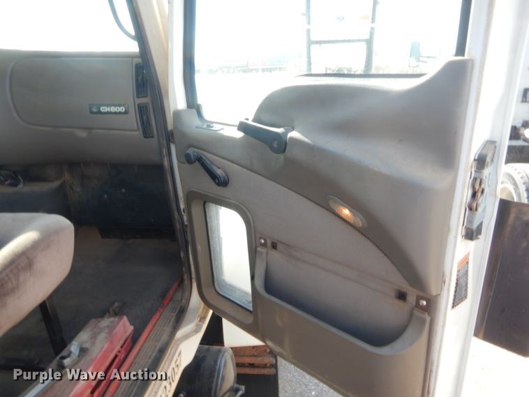 image for item DJ2043 2005 Mack CH600  tank truck