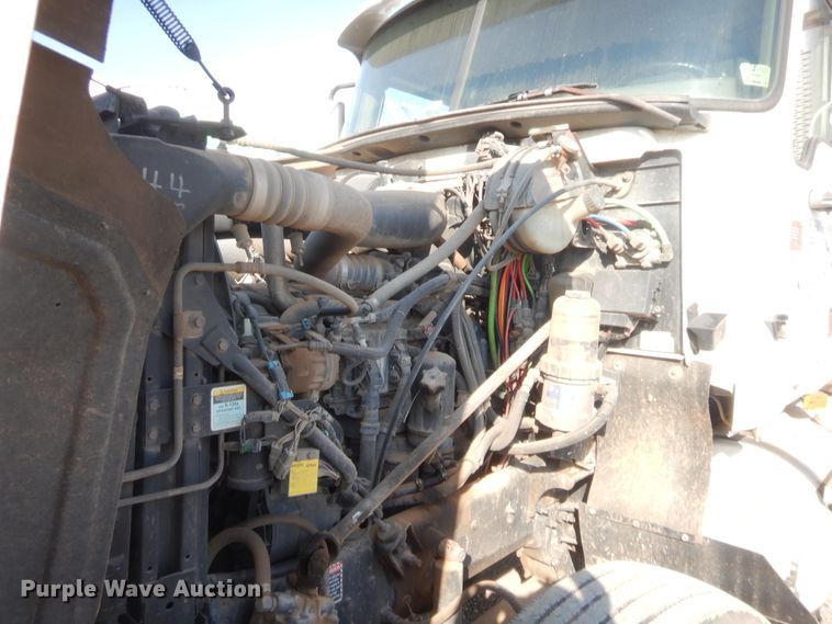 image for item DJ2043 2005 Mack CH600  tank truck