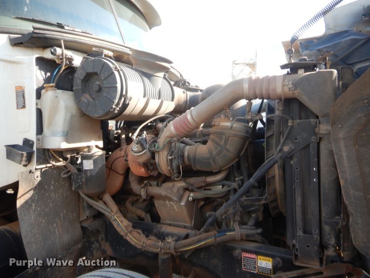 image for item DJ2043 2005 Mack CH600  tank truck