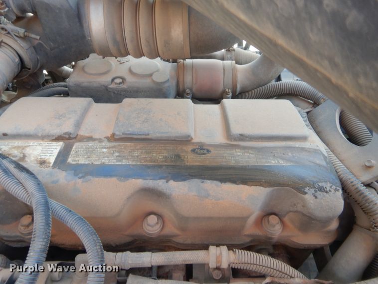 image for item DJ2043 2005 Mack CH600  tank truck