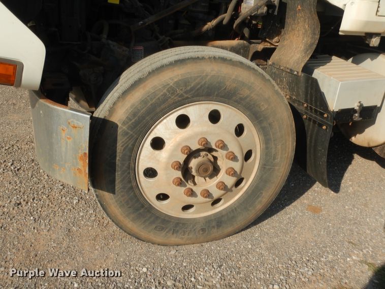 image for item DJ2043 2005 Mack CH600  tank truck