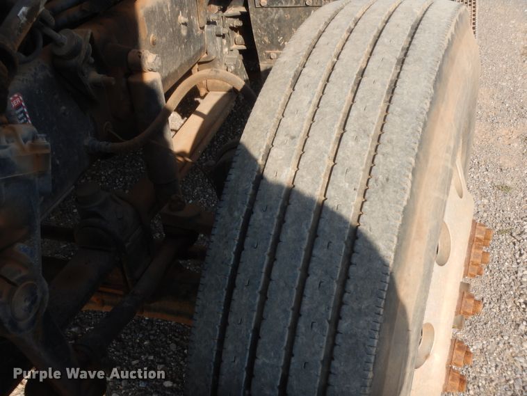 image for item DJ2043 2005 Mack CH600  tank truck