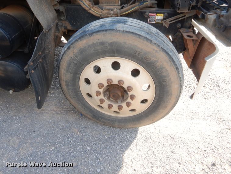 image for item DJ2043 2005 Mack CH600  tank truck