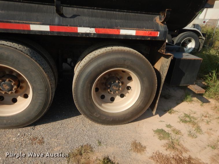 image for item DJ2043 2005 Mack CH600  tank truck