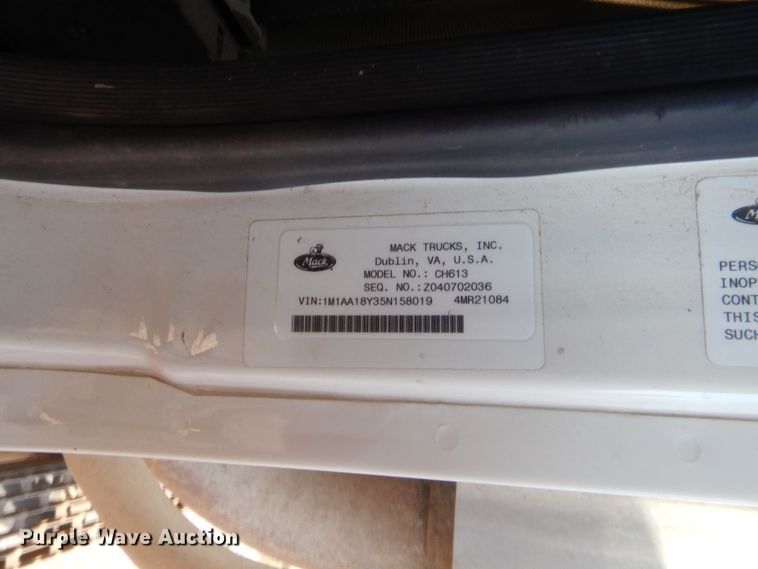 image for item DJ2043 2005 Mack CH600  tank truck