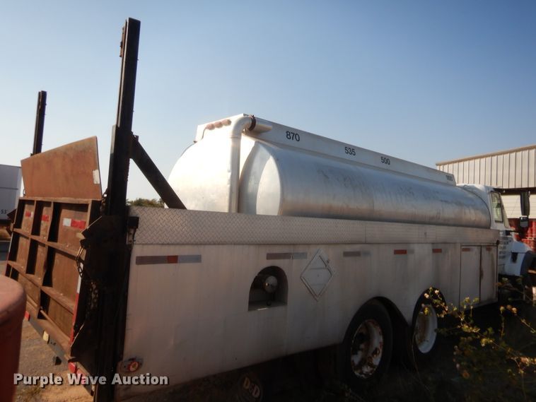 image for item DJ2044 2006 International 7600  tank truck