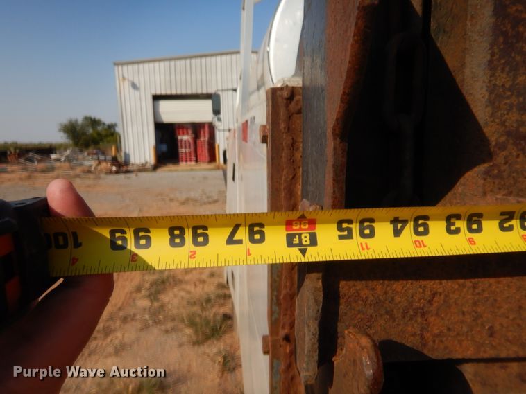 image for item DJ2044 2006 International 7600  tank truck