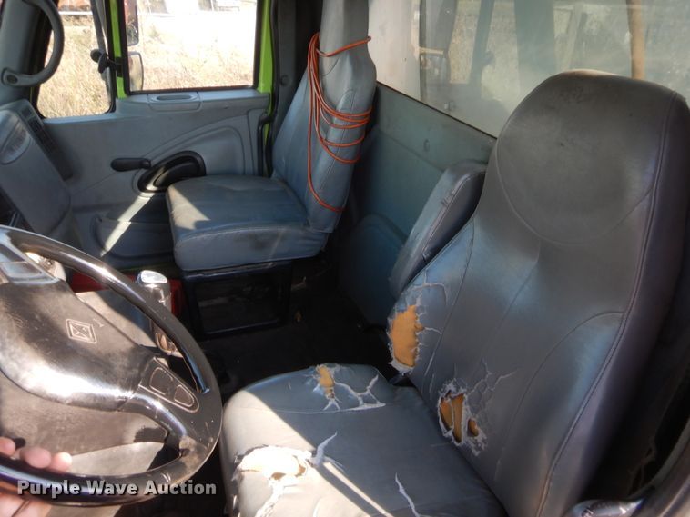 image for item DJ2044 2006 International 7600  tank truck