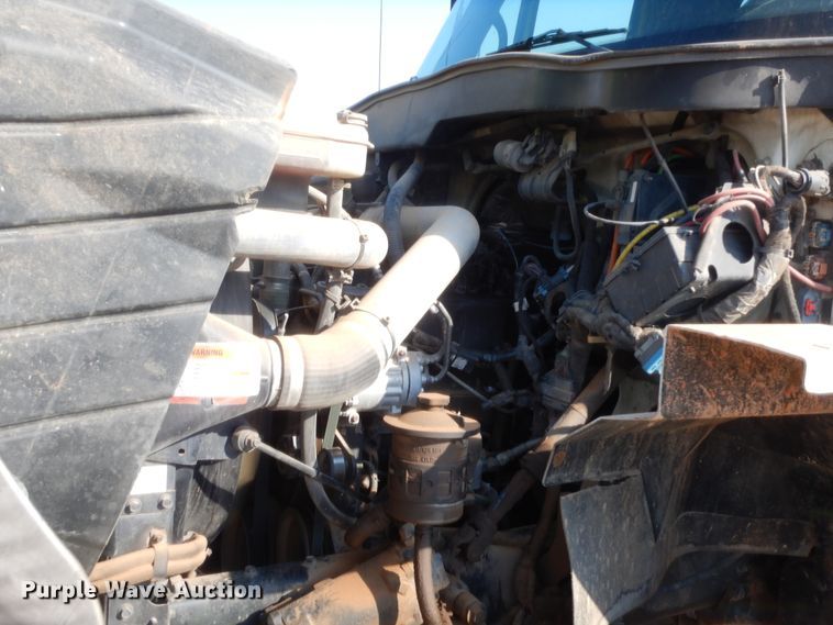 image for item DJ2044 2006 International 7600  tank truck